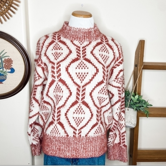 Gorgeous Pol soft eyelash salmon pink and white sweater sz medium WT264 - Picture 2 of 7